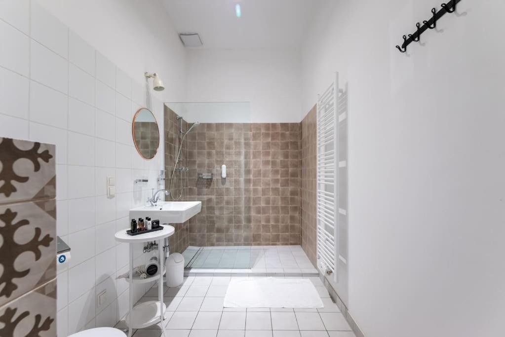 Apartamento Sleek 1Br Flat Near Center By Hm Viena Exterior foto